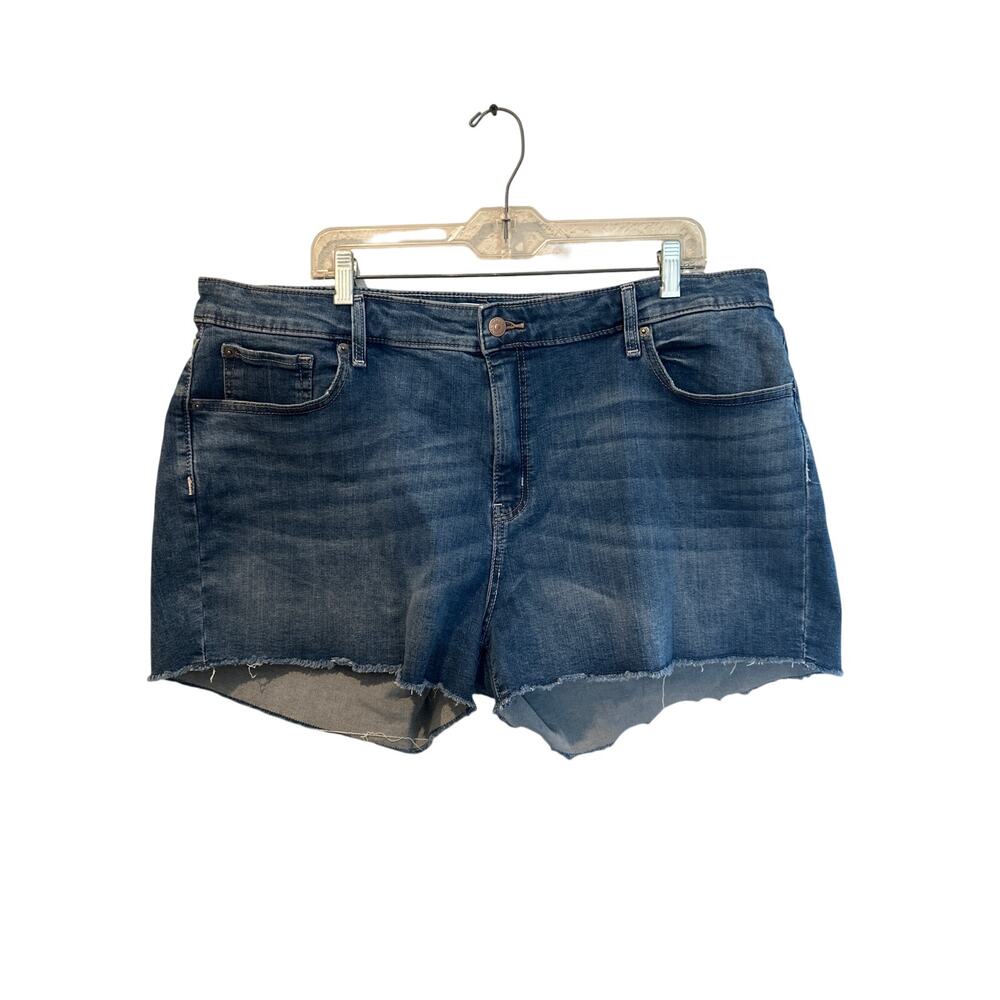 ⭐️ Women’s Levi Signature Plus Size High Rise Shorts Size 20